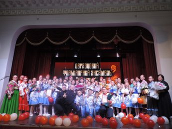 Юбилейный концерт образцового фольклорного ансамбля "РУСОЧКА"