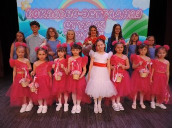 Концерт эстрадно-вокальной студии "ГОЛОС" " ДЕТСТВО -ВЕСЁЛАЯ ПОРА"